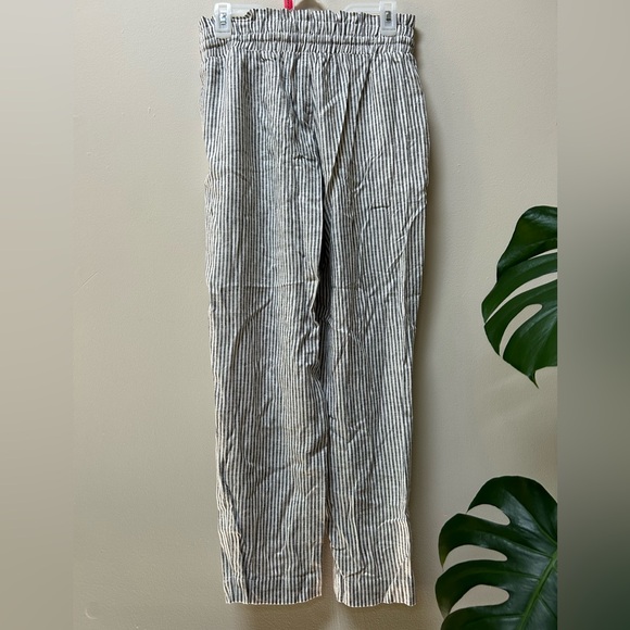 *FREE with Purchase* Linen like striped ankle pants - Picture 3 of 3
